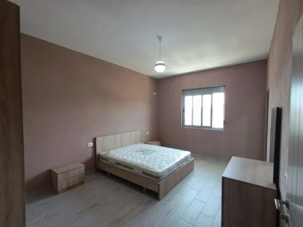 Tirane, jepet me qera apartament 1+1 Kati 2, 65 m² 300 € (Mezez Kashar)