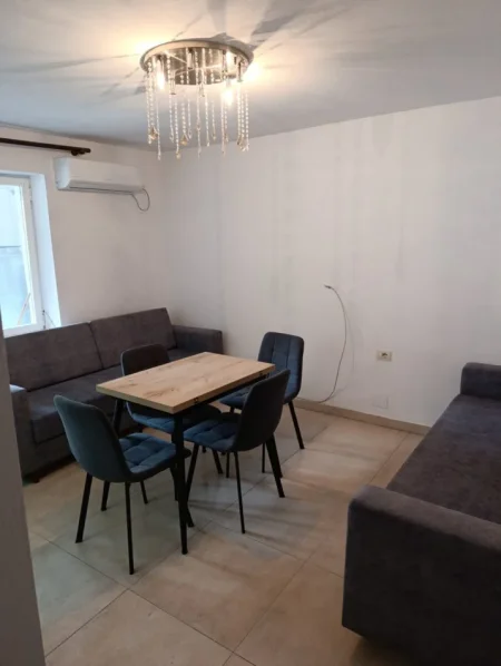 Tirane, shitet apartament 1+1 Kati 1, 60 m² 125.000 € (Xhamlliku)