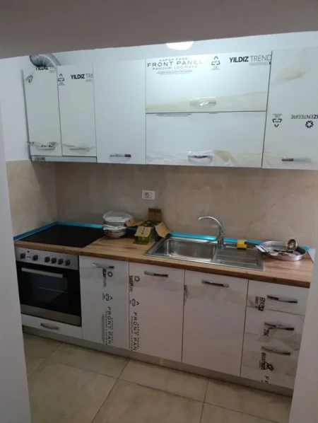 Tirane, shitet apartament 1+1 Kati 1, 60 m² 125.000 € (Xhamlliku)