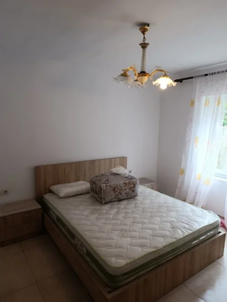 Tirane, shitet apartament 1+1 Kati 1, 60 m² 125.000 € (Xhamlliku)