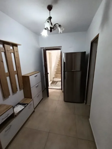Tirane, shitet apartament 1+1 Kati 1, 60 m² 125.000 € (Xhamlliku)