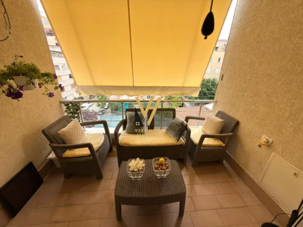 Tirane, jepet me qera apartament 3+1+Ballkon Kati 4, 117 m² 700 € (KOPSHTI BOTANIK)