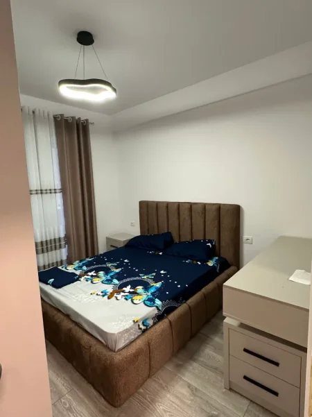 Tirane, jepet me qera apartament 1+1 Kati 3, 550 € (Astir)