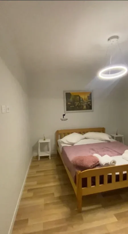 Tirane, jepet me qera apartament 1+1 Kati 3, 55 m² 550 € (QENDER)