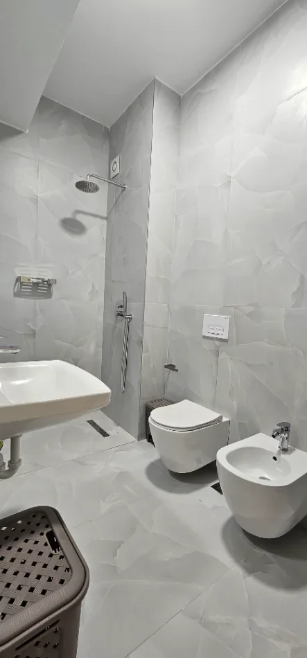 Tirane, jepet me qera apartament 1+1 Kati 4, 60 m² 420 € (Kompleksi Kaimi)