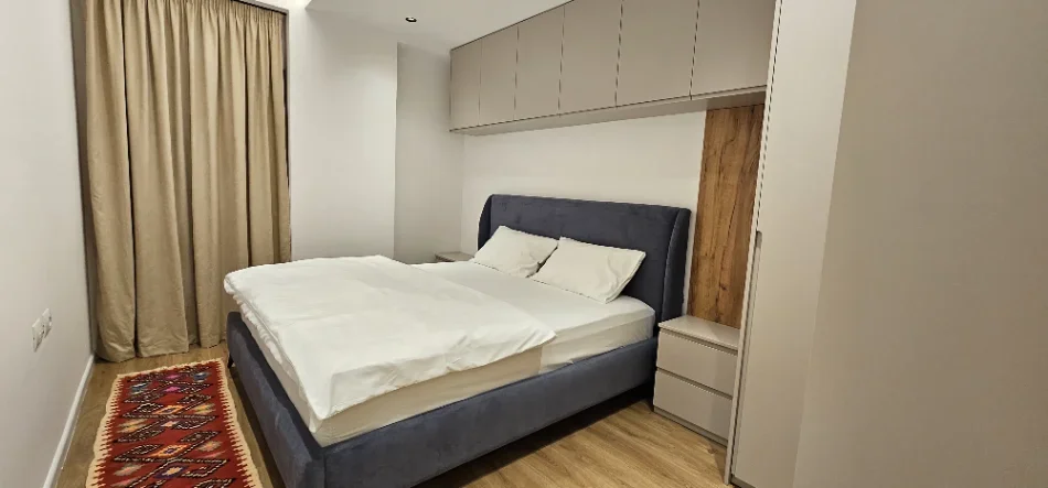Tirane, jepet me qera apartament 1+1 Kati 4, 60 m² 420 € (Kompleksi Kaimi)