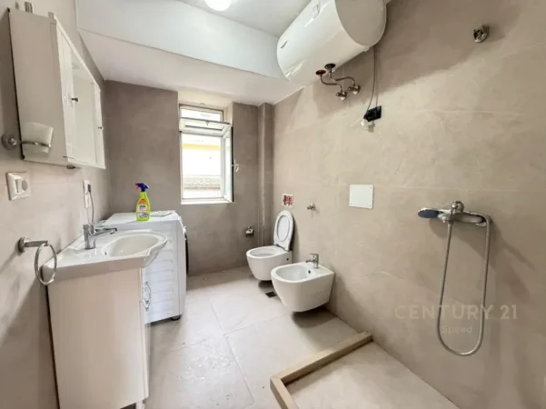 Tirane, shitet apartament 1+1+Ballkon Kati 3, 57 m² 125.000 € 