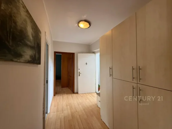 Tirane, shitet apartament 1+1+Ballkon Kati 3, 57 m² 125.000 € 