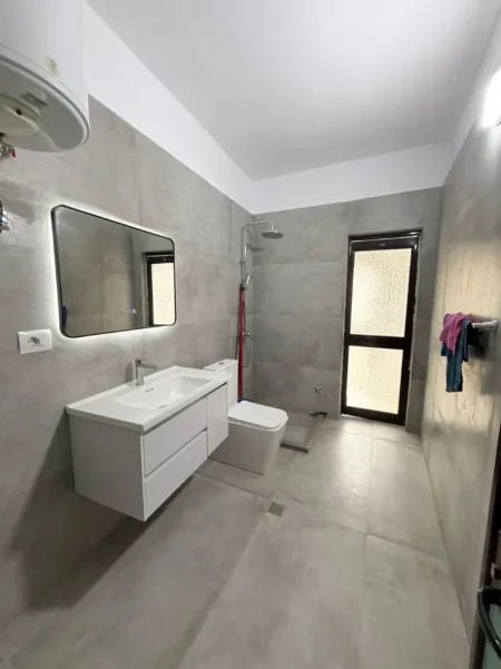 Tirane, jepet me qera apartament 2+1 Kati 2, 85 m² 600 € (Don Bosko)