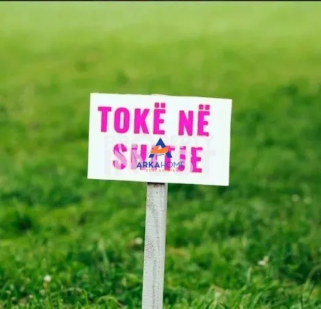 Tirane, shitet toke , 10.000 m² 1.000.000 € (petrele)