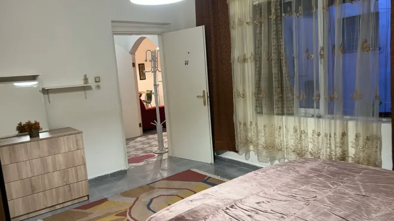Tirane, jepet me qera apartament 1+1 Kati 5, 60 m² 400 € 
