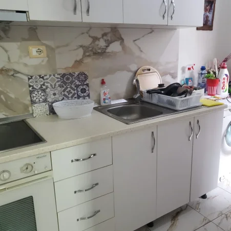 Tirane, jepet me qera garsoniere Kati 1, 30 m² 280 €