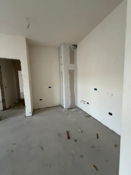 Tirane, shitet apartament 1+1+Aneks+Ballkon Kati 8, 92 m² 173.100 € (Rruga Javer Malo)