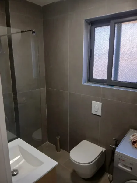 Tirane, jepet me qera apartament 1+1 Kati 2, 65 m² 350 € 