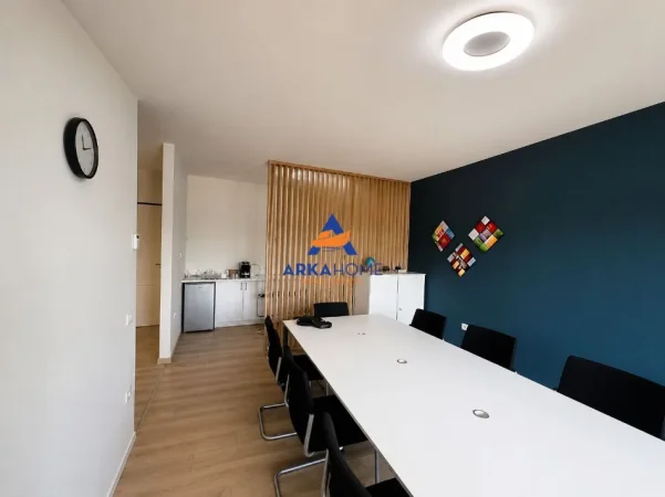 Tirane, jepet me qera zyre Kati 8, 100 m² 1.100 € (Tirana, Tirana Municipality, Tirana County, Central Albania, 1001-1028, Albania)