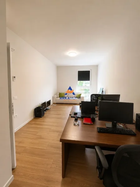 Tirane, jepet me qera zyre Kati 8, 100 m² 1.100 € (Tirana, Tirana Municipality, Tirana County, Central Albania, 1001-1028, Albania)