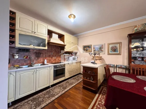 Tirane, shitet apartament 2+1 Kati 5, 144 m² 288.000 € (PRANË KOMPLEKSIT “KODRA E DIELLIT”)