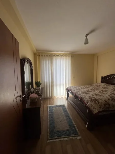 Tirane, jepet me qera apartament 1+1+Ballkon Kati 5, 65 m² 500 € 