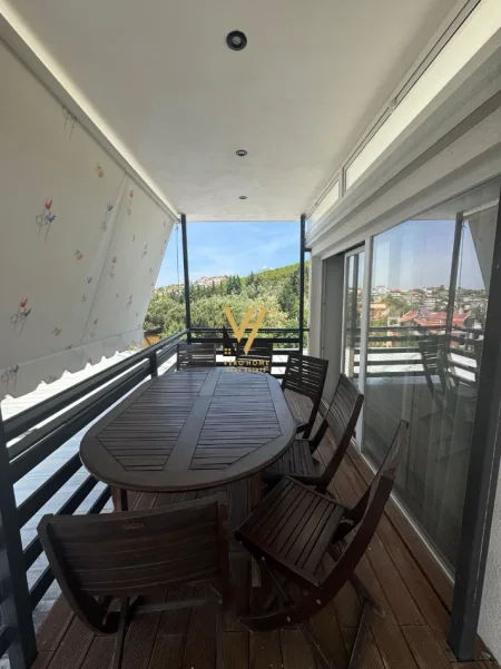 Tirane, jepet me qera apartament duplex 2+1+Ballkon Kati 7, 120 m² 620 € (SHKOZE)