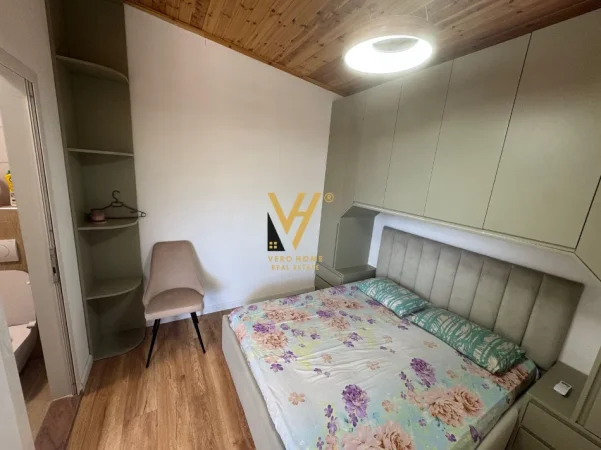Tirane, jepet me qera apartament duplex 2+1+Ballkon Kati 7, 120 m² 620 € (SHKOZE)