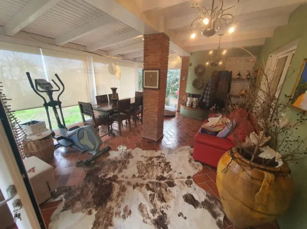 Durres, jepet me qera Vile 1 Katshe Kati 1, 100 m² 860 € (amfiteatri)
