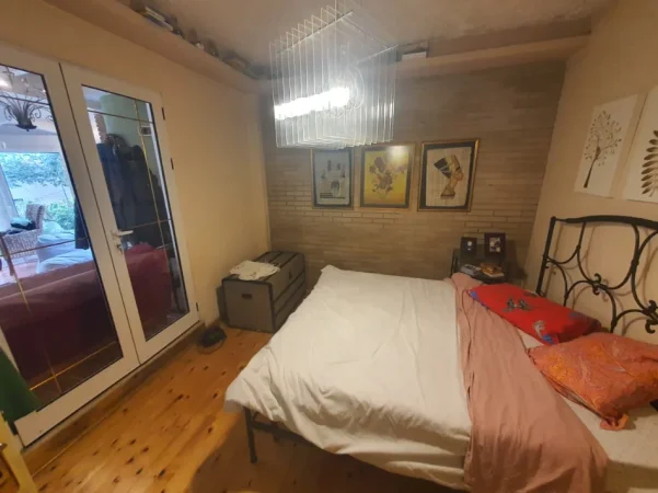 Durres, jepet me qera Vile 1 Katshe Kati 1, 100 m² 860 € (amfiteatri)