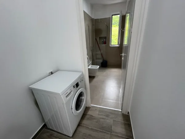 Tirane, jepet me qera apartament 2+1+Ballkon Kati 2, 80 m² 400 € (Kombinat)