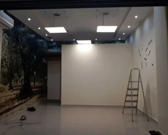 Tirane, jepet me qera dyqan Kati 0, 35 m² 300 € (stadiumi dinamo)