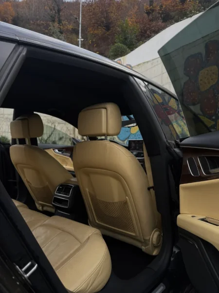 Tirane, shes makine Audi A7 3.0 TDI Quattro — Full Option / RS Look Nafte, e zeze automatik Kondicioner 260.000 km 9.000 €