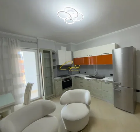 Tirane, jepet me qera apartament 1+1 Kati 3, 70 m² 650 € (21 DHJETORI)