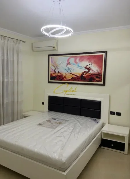 Tirane, jepet me qera apartament 1+1 Kati 3, 70 m² 650 € (21 DHJETORI)
