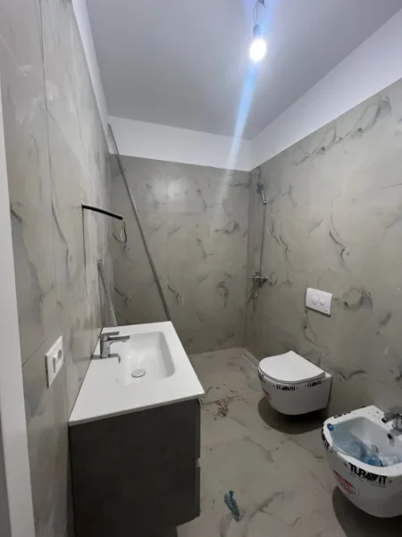 Tirane, jepet me qera apartament 2+1 Kati 1, 110 m² 649 € (Rruga Dritan Hoxha)
