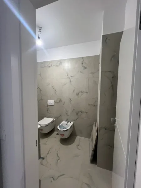 Tirane, jepet me qera apartament 2+1 Kati 1, 110 m² 649 € (Rruga Dritan Hoxha)