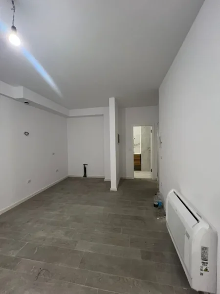 Tirane, jepet me qera apartament 2+1 Kati 1, 110 m² 649 € (Rruga Dritan Hoxha)