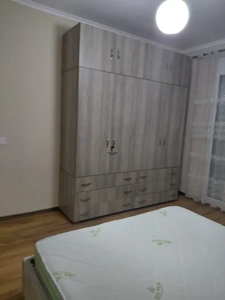 Tirane, jepet me qera apartament 2+1 Kati 3, 94 m² 550 € (5 MAJI)