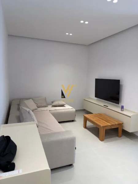 Tirane, jepet me qera apartament 1+1+Ballkon Kati 3, 81 m² 500 € (SHKOZE)
