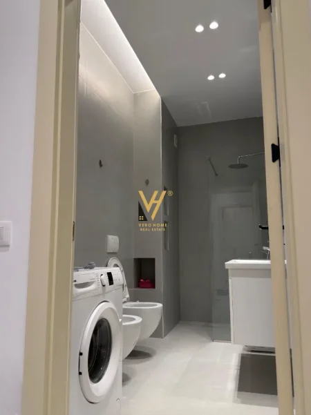 Tirane, jepet me qera apartament 1+1+Ballkon Kati 3, 81 m² 500 € (SHKOZE)