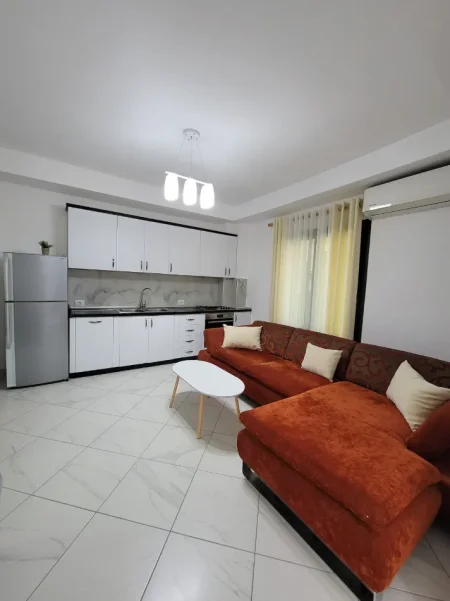 Durres, jepet me qera apartament ne plazh 1 Katshe Kati 1, 600 € (rruga pavarsia)