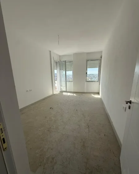 Tirane, shitet apartament 2+1 Kati 3, 122 m² 121.500 € (Kamez)