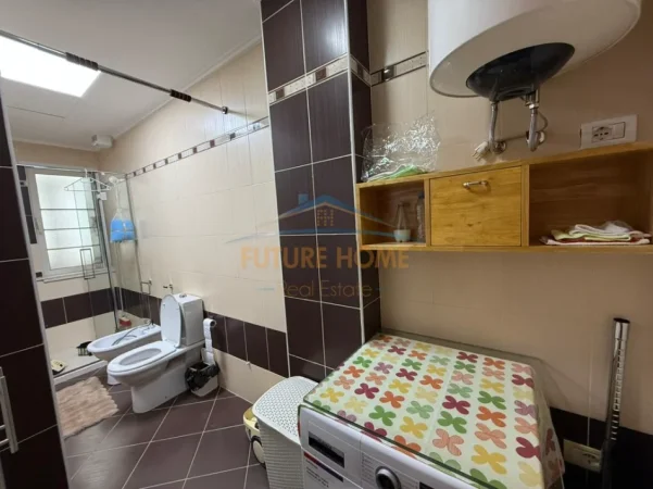 Tirane, shitet apartament 3+1+Aneks+Ballkon Kati 5, 114 m² 365.000 € (Liqeni i Thate)