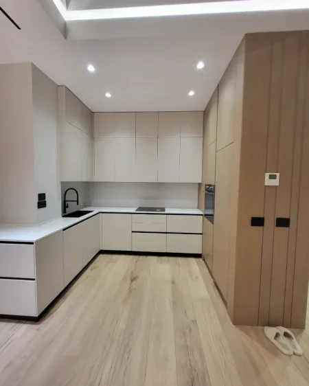 Tirane, jepet me qera apartament duplex Dublex Kati 6, 180 m² 1.800 € 