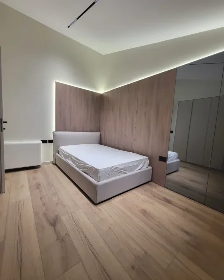 Tirane, jepet me qera apartament duplex Dublex Kati 6, 180 m² 1.800 € 