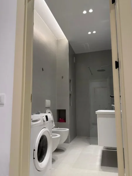 Tirane, jepet me qera apartament 1+1 Kati 3, 80 m² 400 € (Shkoze)