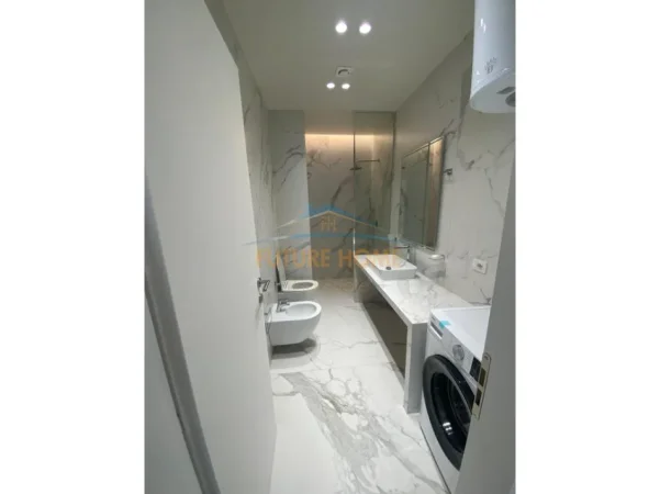 Tirane, jepet me qera apartament 1+1 Kati 8, 70 m² 680 € (RRUGA JORDAN MISJA , Prane SPAK)