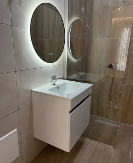 Tirane, jepet me qera apartament 2+1 Kati 8, 103 m² 870 € (Don Bosko)