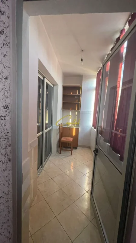 Tirane, jepet me qera apartament 2+1 Kati 5, 70 m² 450 € (ASTIR)