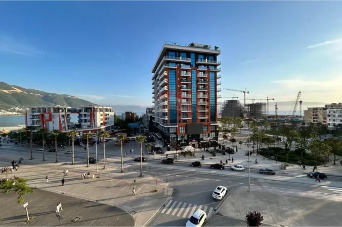 Vlore - Lungomare, jepet me qera apartament Kati 2, 120 m² 600 € (Rruga Cameria, Lungomare, Vlore)