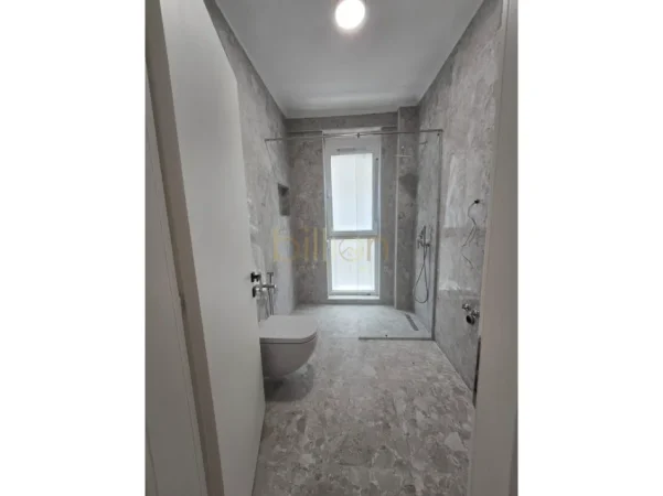 Tirane, shitet 2+1+Ballkon , 103 m² 200.000 € (Ish Fusha Aviacionit)