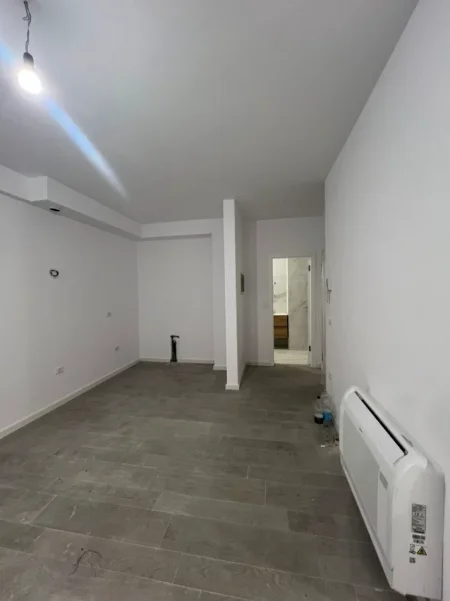 Tirane, jepet me qera zyre Kati 1, 90 m² 649 € (Rruga Dritan Hoxha)