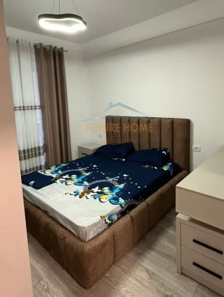 Tirane, jepet me qera apartament 1+1+Ballkon Kati 4, 70 m² 525 € (Urban Gate)